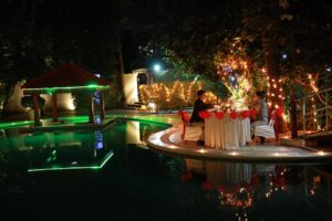 Pool Candle Light Dinner